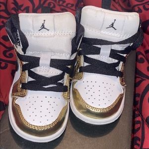 Air Jordan 1 Mid SE Metallic Gold Toddler size 5c